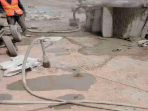 乌鲁木齐水泥混凝土路面板底注浆技术 路面脱空注浆整治方案